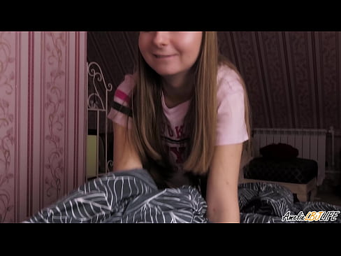 ❤️ Blondie анын BFF анын терең соруп жана анын оозуна сперма алат ❤️ Секс видео боюнча порно ky.mysexgamer.ru ❌️❤